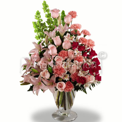 Floral composition suitable for wedding, birthday, birth 