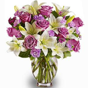 Bouquet di Lilium bianchi e Rose Rosa