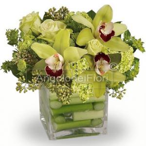 Composizione in vetro con fiori di cymbidium